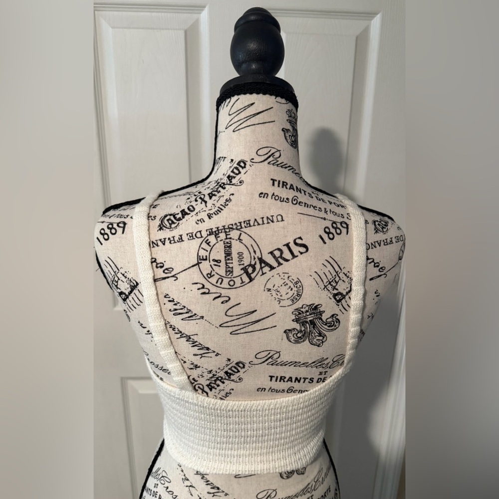 Uniqlo Off-White Knit Crop Top - Picture 2 of 4